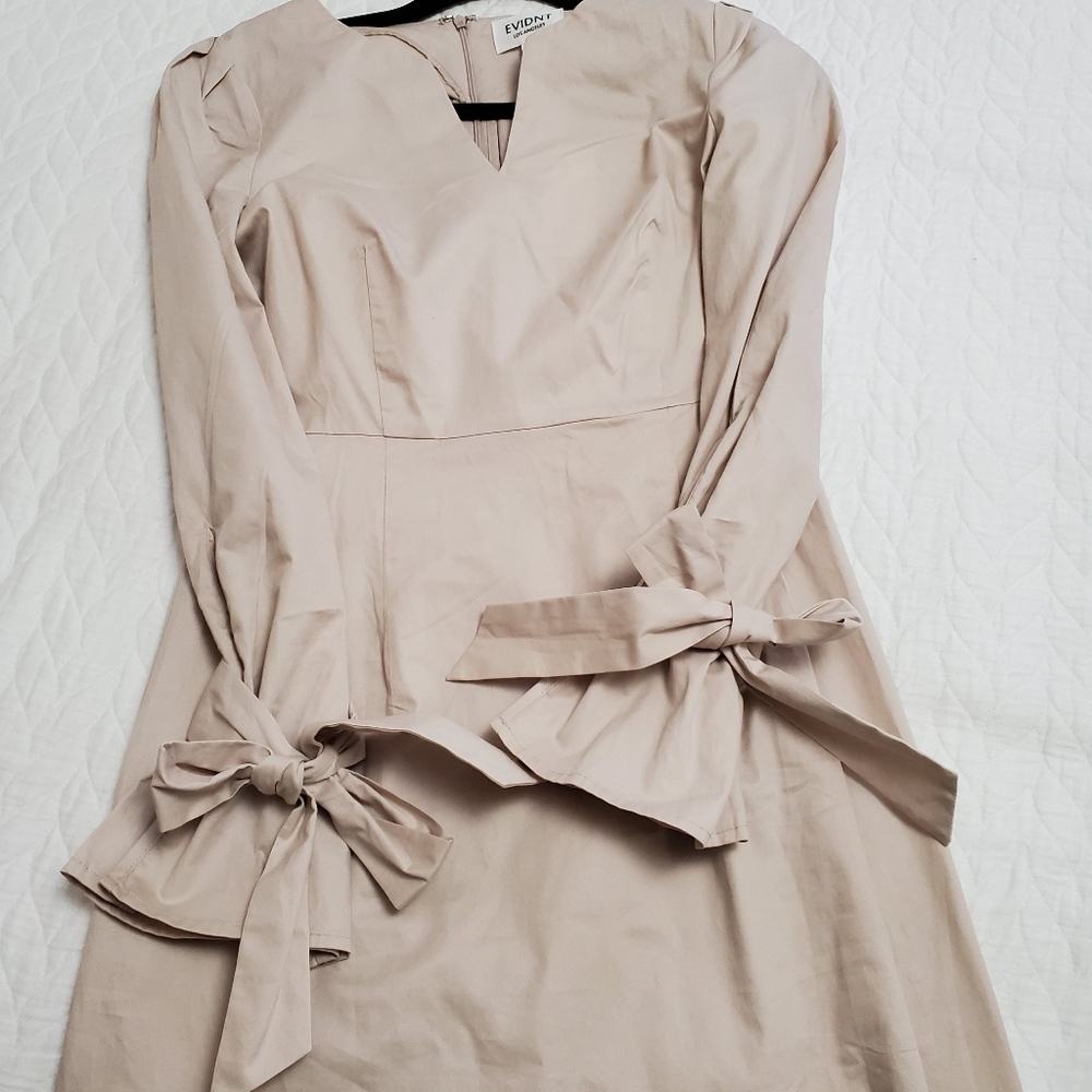 EVIDNT Beige long sleeve knee length dress with statement bow sleeve - Picture 2 of 6